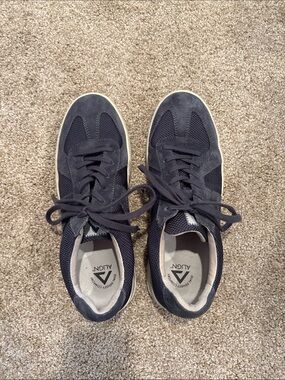 Men's Suede & Mesh Sneaker in Dark Blue